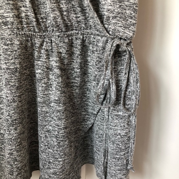 Gray Romper Wrap Style size medium new - Picture 2 of 4